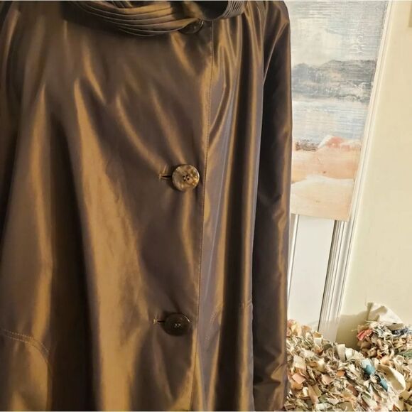 Vtg Gallery Water Repellent Accordian Plated Neckline Stylish Raincoat - Picture 9 of 13